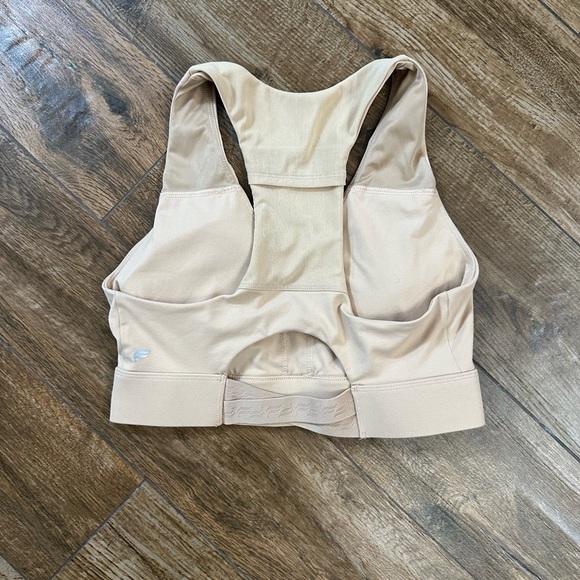 Fabletics On-The-Go Midi Medium Impact Sports Bra Medium - Picture 3 of 7